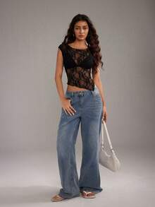 TRNVIE 黑色花卉蕾丝面料透明修身不对称下摆侧开衩短袖上衣，时尚、优雅、甜美、浪漫、性感、休闲、百搭，适合夏季女性