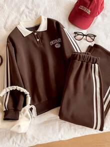 2 件套女童休闲简约 Polo 领运动衫套装，袖子和裤脚两侧有白色编织带，正面有刺绣图案，适合上学、郊游、散步 - 棕色 - 查看 1