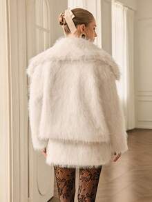 Aveloria Rosie 欧美风仿毛领夹克搭配时尚针织拼布吊带背心两件套，秋冬 - 白色 - 查看 2