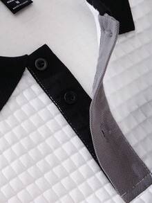 Manfinity CasualCool 男士撞色拼接领插肩长袖华夫格休闲Polo衫 男士休闲上衣 男士长袖Polo衫 白色和灰色图案衬衫 - 白色 - View 4