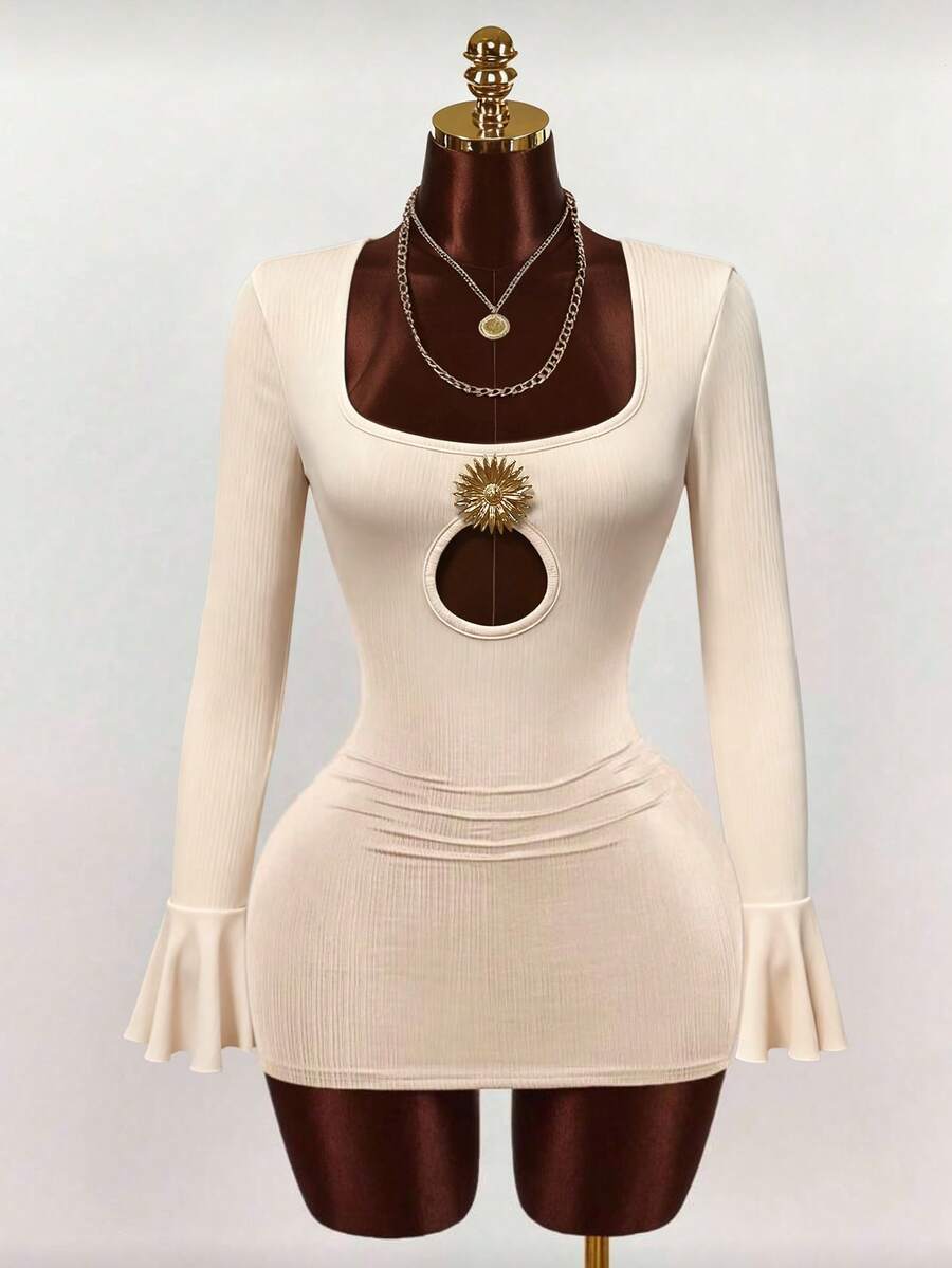 INAWLY Váy ngắn buộc dây hở lưng gợi cảm có viền xếp nếp hoa kim loại tay dài dành cho nữ - Màu be - Xem 1