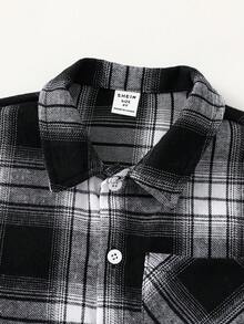 SHEIN 儿童/男孩休闲格子领贴袋前开宽松梭织衬衫，适合通勤、上学、日常休闲、旅行、运动、春夏/秋冬