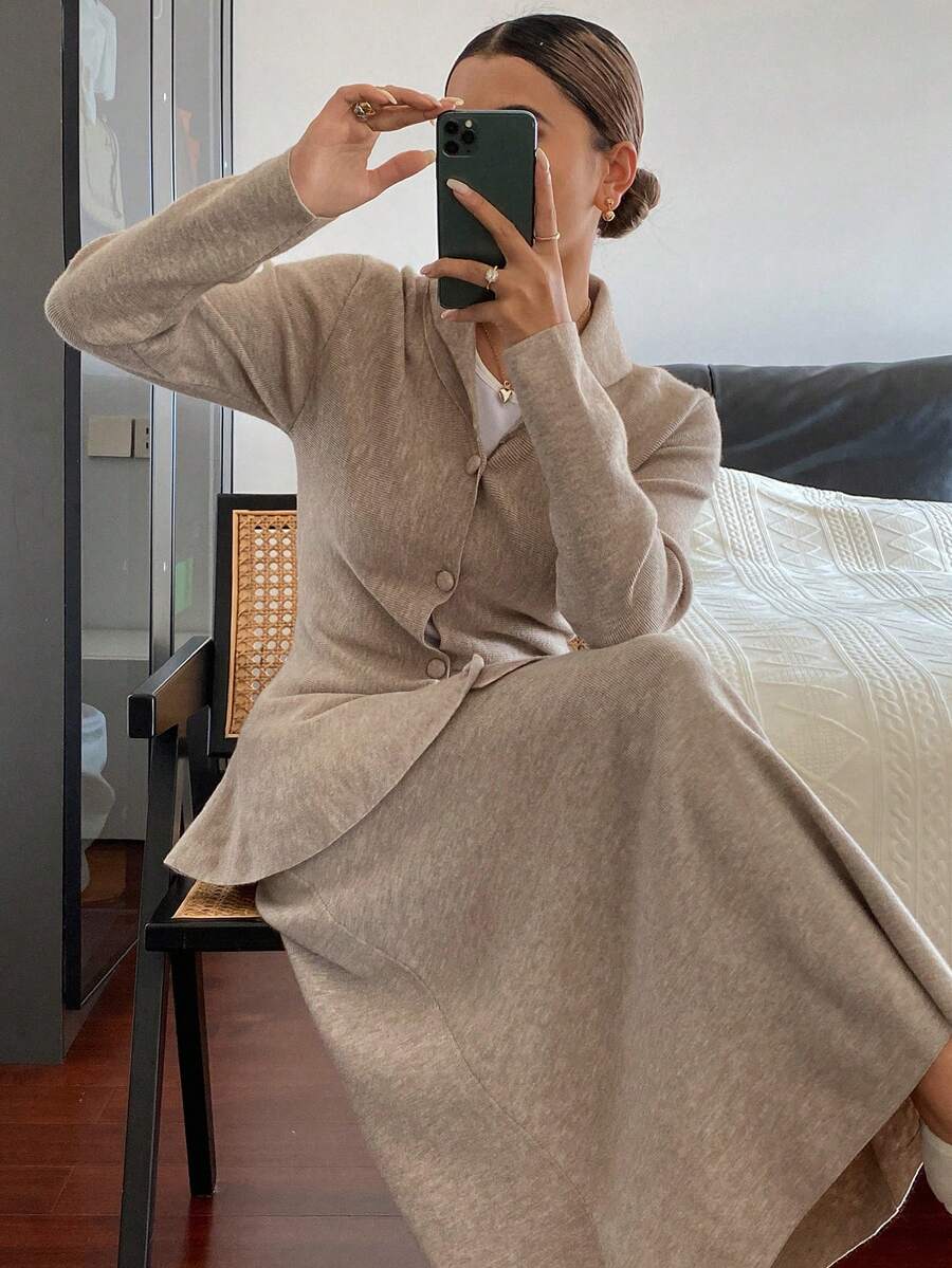 DAZY 2 件女式荷叶边领开衫毛衣和裙子套装，法式腰部收紧修身长袖上衣和裙子，冬季 - 卡其色 - 查看 1