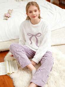 2 件套少女毛绒柔软家居睡衣套装，时尚可爱刺绣蝴蝶结长袖上衣搭配浅紫色提花蝴蝶结直筒裤，休闲宽松秋冬家居服