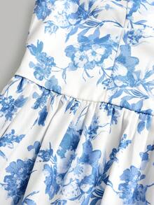 SHEIN Đầm midi hai dây họa tiết hoa xanh trắng cho bé gái tuổi teen, thích hợp cho ngày Valentine, kỳ nghỉ, lễ hội, phong cách cổ điển, đi biển, thanh lịch, dễ thương. Đầm hoa xanh trắng, đầm dự tiệc trà, đầm hoa xanh, đầm dự tiệc ngoài trời. - Xanh và trắng - Xem 5