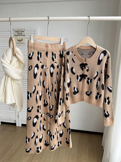 2pcs Girls Cardigan & Pants Set, Leopard Jacquard Handmade Bow Decor Short Cardigan, Loose Fit Soft Warm Pants, Casual Outfit For Autumn/Winter Kids Two Piece Set Girls Sweater Sets Tween Matching Set Knit Girls Cheetah Outfits Girls Leopard Dresses