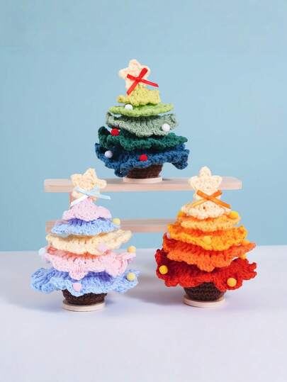 Joivida Gestrickte Weihnachtsbaum Tisch Dekoration, handgefertigter gehäkelter Mini Weihnachtsschmuck, Feiertags-Geschenk für Heim- und Büro-Dekoration, festliches Handwerksgeschenk