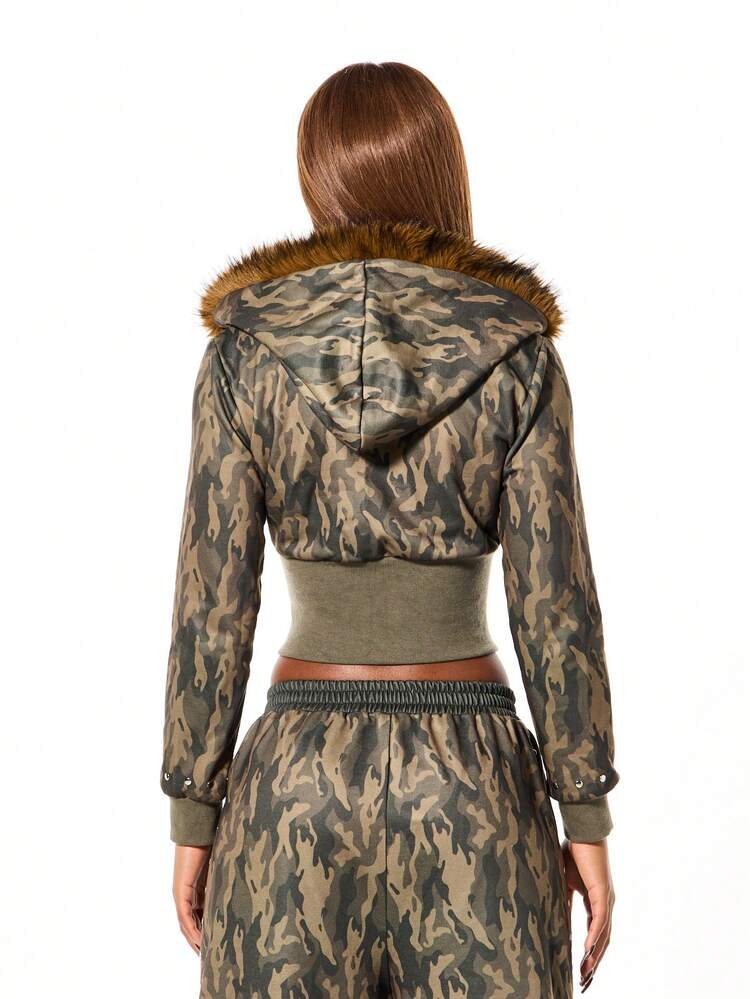 SUMWON WOMEN Felpa con cappuccio mimetica corta con finiture in pelliccia