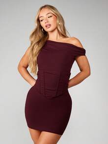 MISSGUIDED فستان قصير ضيق بالكتف المكشوف من الكورسيه، لون بوردو، للخروج والسهرات والأعياد مثل عيد الميلاد - عنابي اللون - مشاهدة 1