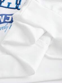 SHEIN 2 件套青少年男孩休闲街头时尚酷炫赛车涂鸦印花连帽衫和运动裤套装，适合通勤、上学、休闲外出、运动、秋冬 - 白色 - 查看 15
