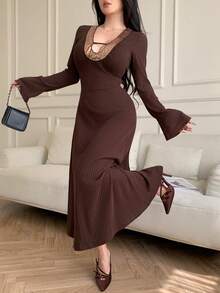 Feyla Gaun Maxi Rajut Bergaris Berpotongan V Dalam Elegan Seksi untuk Wanita, dengan Detail Berlubang, Leher V Dalam, Lengan Mengembang, dan Tambal Sulam Payet, Musim Semi/Gugur - Coffee Brown - View 4