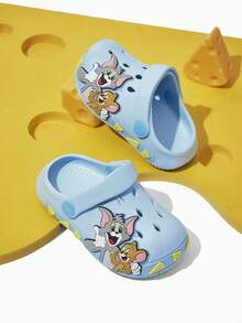 TOM & JERRY X SHEIN Dép đi trong nhà hình mèo hoạt hình dễ thương màu xanh dương cho bé trai, thoáng khí và nhanh khô, chất liệu EVA nhẹ và bền, phù hợp cho cả nam và nữ, thích hợp mang ở nhà, phòng tắm, sân chơi, hồ bơi, bãi biển và các nơi khác, cả trong nhà và ngoài trời. - Màu xanh nhạt - Xem 6