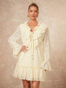 Lumalex 女士V领浅黄色喇叭袖优雅蕾丝荷叶边连衣裙，优雅奢华纯色浅杏色蕾丝V领荷叶边系带腰部荷叶边拼接喇叭袖短款连衣裙，适合春季、春秋季、情人节、节日、假期等特殊场合穿着，也适合派对、春季等正式场合，以及情人节、节日、假期等特殊场合，例如派对、正式场合、魅力优雅场合、新款女装、奢华连衣裙、新年晚宴、舞会、聚会、宴会、节日派对、锐舞派对、节日、郊游、度假、户外、婚礼、宴会、圣诞节、新年等各种场合。 - 杏色 - 查看 5