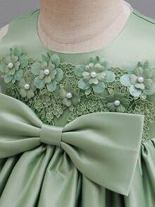 SHEIN Glamorique Kids 女婴缎面蝴蝶结连衣裙，花朵蕾丝边，拖地裙，洗礼礼服，婚礼花童礼服 - 綠色 - 查看 4