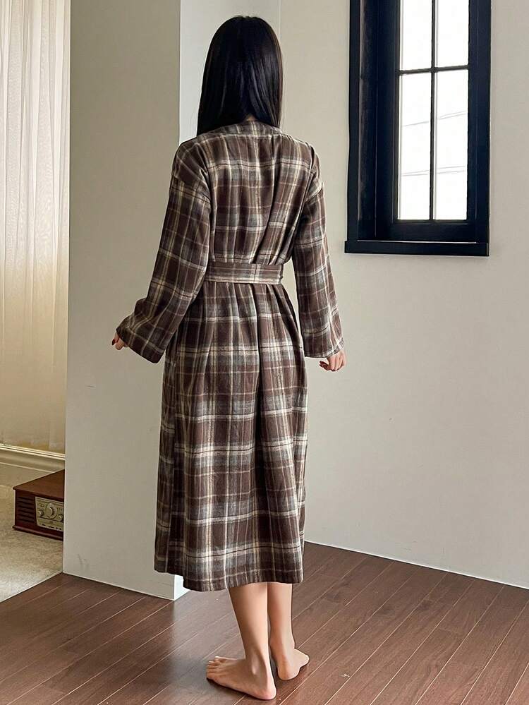 Women's Plaid Minimalist Loose Fit Long Sleeve Robe, Winter