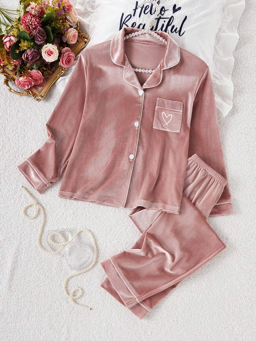 SHEIN 女童睡衣，粉色韩国天鹅绒柔软面料，心形刺绣开衫长袖和裤子两件套睡衣套装 - 珊瑚粉 - 查看 1