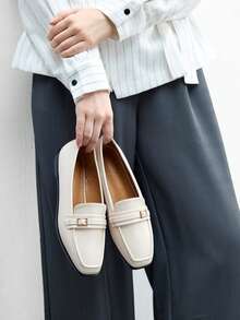 CUCCOO BIZCHIC Women's Red Oil Wax Leather Mary Jane Flats, Y2K, Punk, Biker, Cool Girl Style, Suitable For Halloween, Christmas, Party - Beige - View 1