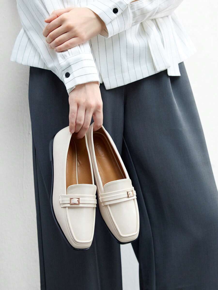 CUCCOO BIZCHIC Women's Red Oil Wax Leather Mary Jane Flats, Y2K, Punk, Biker, Cool Girl Style, Suitable For Halloween, Christmas, Party - Beige - View 1