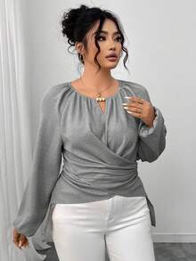 Elenzga Blusa casual de mujer talla grande con cuello de ojo de cerradura, mangas raglán y pliegues en unicolor - Gris - Ver 3