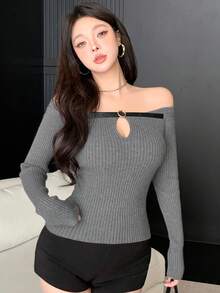 DAZY Casual Fashion PU Leather Strap Metal Buckle Decor Hollow Out Off Shoulder Knit Crop Top, Suitable For Spring, Autumn, New Year, Christmas Party