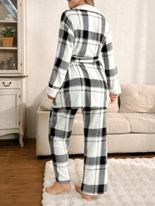 SHEIN Conjunto de pijama de mujer con bata de manga larga a cuadros con cinturón y pantalón recto, pijama de mujer esponjoso de invierno, conjunto de pijama de mujer otoñal esponjoso, pijama a cuadros esponjoso para mujer, ropa de estar por casa cómoda - Multicolor - Ver 2