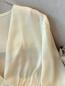 GlowEve Bluză elegantă pentru femei, stil navetist, culoare solidă, cu nasturi, mâneci bufante, mâneci tip felinar, plisată, decolteu în V, mâneci lungi, casual, scurtă - Caisă - Vizualizare 7