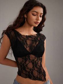 TRNVIE 黑色花卉蕾丝面料透明修身不对称下摆侧开衩短袖上衣，时尚、优雅、甜美、浪漫、性感、休闲、百搭，适合夏季女性