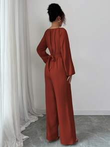 Rafferiza 女士优雅通勤木珠装饰圆领扭腰长袖阔腿连体裤 - 紅木色 - 查看 2