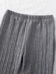 Conjunto de camiseta con volantes de manga acampanada y pantalones con ribete de contraste para niña