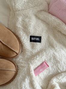 SHEIN EZwear Letnie stylizacje: damska bluza polarowa z półzamkiem, biała, z naszywką z literą, bluzki z długim rękawem na jesień/zimę