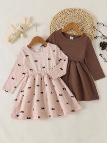 SHEIN Playful Pals 2件套女婴蝴蝶结印花圆领长袖收腰设计休闲可爱舒适连衣裙套装 - 棕色 - 查看 1