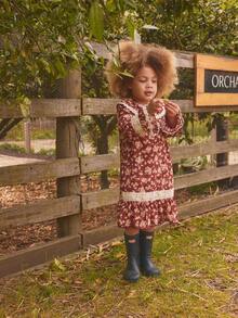 1 pieza Vestido de niña con estampado floral, corte holgado, puños acampanados, estilo vintage elegante, versátil para el otoño