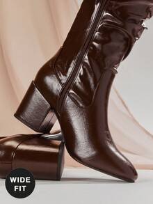SHUZIA Botas altas de tacón ancho de bloque de piel sintética apurada para pantorrilla ancha - Café integral - Ver 7