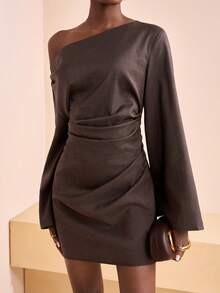 Zivah 2025 Autumn And Winter New Commuter Elegant Old Money Style Linen Texture Brown One-Shoulder Flared Long Sleeve Waist Pleated Women Mini Dress, Suitable For Travel, Shopping, Commuting, Dating, Party, Gathering, Brunch Clothing, Airport Wear, Christmas, New Year, Festival, Asymmetric, Women's Office Wear, Wedding Guest Dress