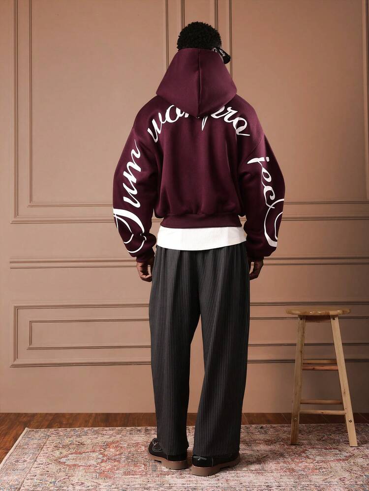 Kapuzenpullover mit durchgehendem Reißverschluss und Textgrafiken