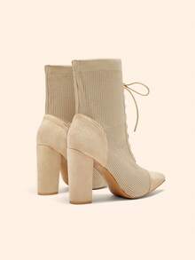 CUCCOO BASICS 尖头粗跟杏色弹力时尚中筒靴，优雅通勤、郊游、聚会之选 - 杏色 - 查看 10