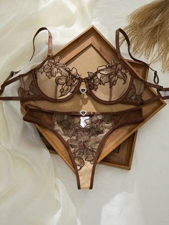 2-delat set med justerbara axelband och hjärtformad bygel för kvinnor