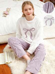 2 件套少女毛绒柔软家居睡衣套装，时尚可爱刺绣蝴蝶结长袖上衣搭配浅紫色提花蝴蝶结直筒裤，休闲宽松秋冬家居服