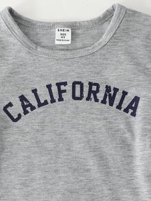 SHEIN Genkimix Kids 3 قطع طقم بدلة رياضية للبنات، خريف/شتاء - تشمل: هوديي سحاب، ملابس علوية كم قصير، وبنطلون رياضي. طباعة جرافيك عتيقة باللون الأزرق الكحلي، هوديي رمادي داكن، ملابس علوية رياضية وبنطلون متطابقان باللون الرمادي الداكن، ملابس علوية جرافيك رمادية. مريح، كاجوال، فضفاض، مناسب للارتداء اليومي والرياضة