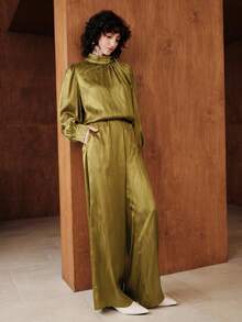 Uhlyne Uhlyne Women's Minimalist Jacquard Satin Blouse And Suit Pants Set - Army Green - View 4