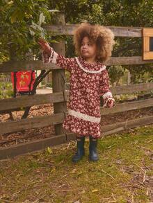 1 pieza Vestido de niña con estampado floral, corte holgado, puños acampanados, estilo vintage elegante, versátil para el otoño