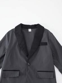 SHEIN 4 件套 Tween Boy 高级优雅时尚宴会婚礼舞台表演主持人服装套装。西装外套 + 修身背心 + 纯白长袖衬衫 + 休闲裤 4 件套，适合晚宴、派对、主持、舞台表演、聚会、T 台、洗礼、商务、生日派对、婚礼、毕业典礼和各种场合，适合所有季节 - 深灰色 - 查看 5