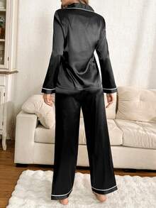 SHEIN Faux-Seide Kontrast-Besatz Kirsche bestickte Tasche offene Vorderseite Damen Pyjama Set