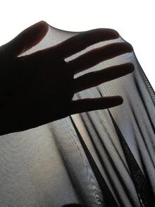 MaterniChic Vestido de maternidad elegante para fiesta con bloques de color y hombros descubiertos