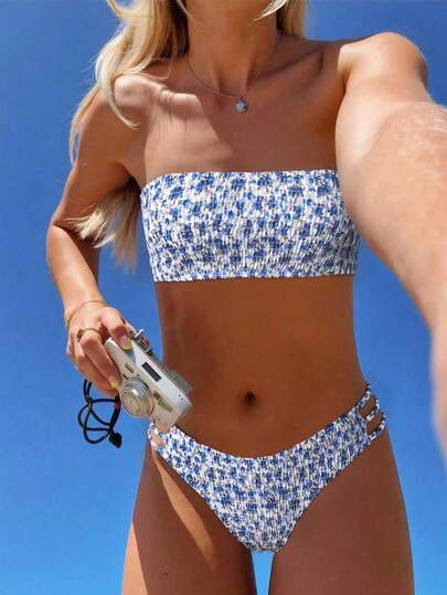 Set bikini a 2 pezzi da donna per la primavera/estate 2026, con top a collo alto, schiena scoperta, base bianca con stampa floreale casuale, taglio sexy sui lati