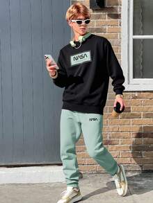 SHEIN 2件組青少年男孩休閒日常百搭舒適字母印花圓領寬鬆套頭運動衫與休閒版型慢跑褲針織套裝，感恩節、聖誕節、冬季、冬裝，舒適秋冬風格 - 薄荷綠 - 查看 6