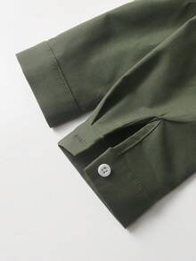 SHEIN 小男孩休闲纯色长袖衬衫，精致小标志装饰，搭配休闲裤，适合日常休闲穿着、旅行、聚会、度假和上学，适合春秋季节的百搭衬衫。 - 軍綠色 - 查看 6