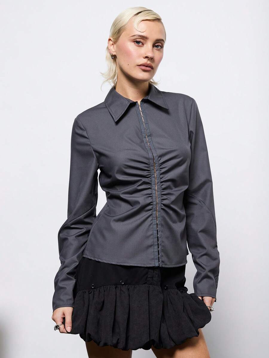 COUREZ 修身褶皱长袖衬衫，钩扣式设计 / Y2K 冬季外出灰色上衣，性感夜店派对上衣，新年必备 - 深灰色 - 查看 1