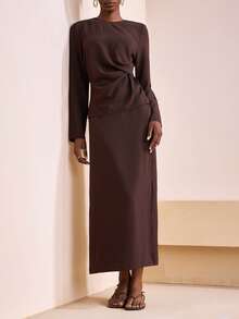 Zivah 2025 春夏新款音乐节、复活节、圣帕特里克节、西部风、游牧风、生日派对、毕业典礼、学院风、学生装、日常休闲、基本百搭、休闲、邮轮旅行、海滩、日光浴、病毒式传播、街头服饰、婚礼宾客波西米亚风、通勤、早午餐、机场装 - 红色缎面醋酸亚麻仿高领褶皱长袖上衣和西装裤 2 件套 - 紅色 - 查看 3