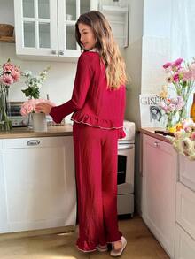 Snug Reverie 两件套宫廷刺绣滚边开襟褶皱上衣和裤子睡衣套装，秋冬服装 - 紅色 - 查看 3
